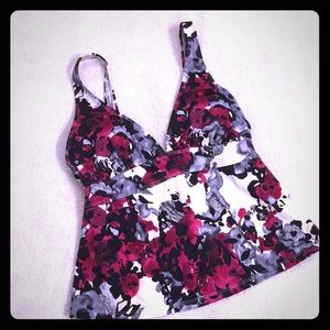 Tankini bathing suit top - Size small
